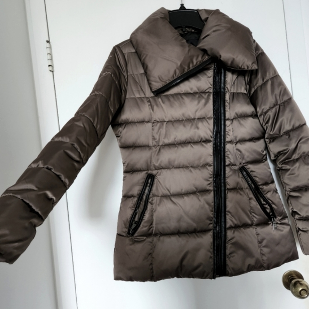 Like New! TAHARI Puffer Coat